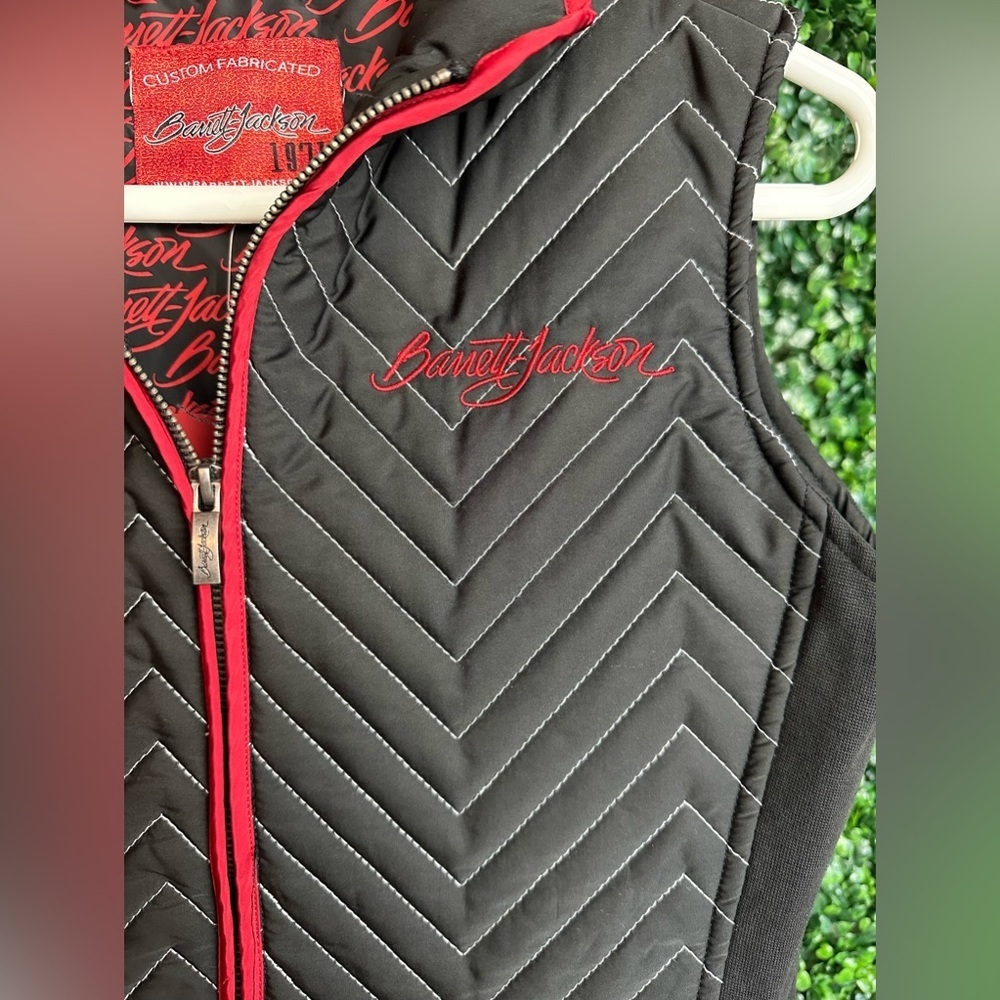 NWT Barrett Jackson Women’s Black/Red Zigzag Quilted Vest Sz Small - Picture 9 of 11